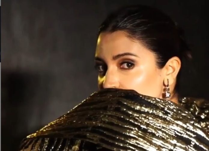 anushka sharma loves monopoly