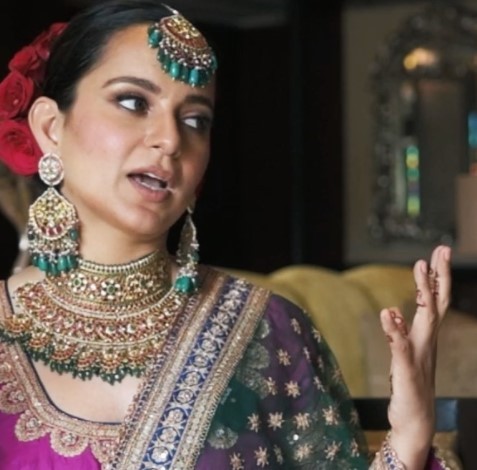 Top 18 Trending Bollywood Stories of your favorite stars Now