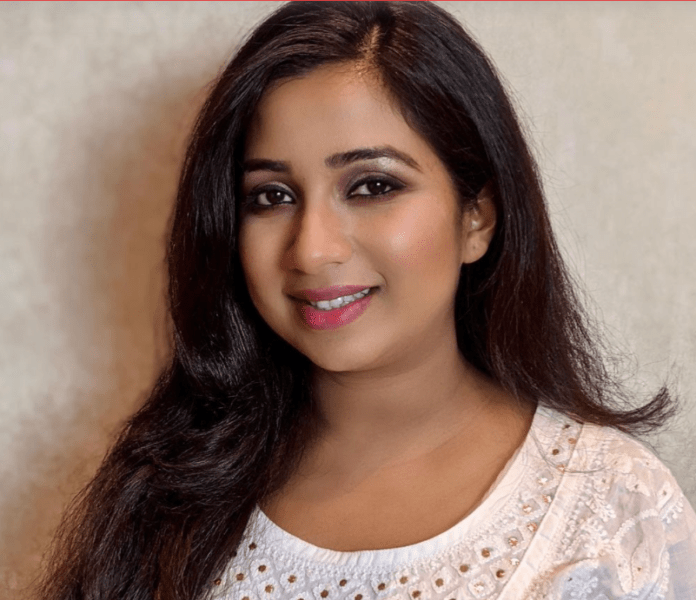Shreya Ghoshal 'Bas Yun Hi' Look Brings Joy to Millions