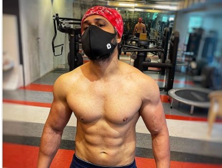 Emraan Hashmi reveals his new macho look for Tiger Franchise