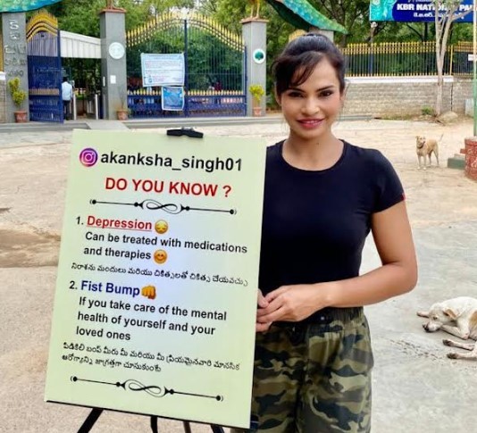 Actor Akansha's innovative mental health awareness campaign in Hyderabad applauded