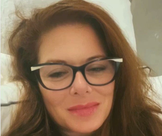 Debra Messing Apologises for SNS Troll on Kim Kardashian