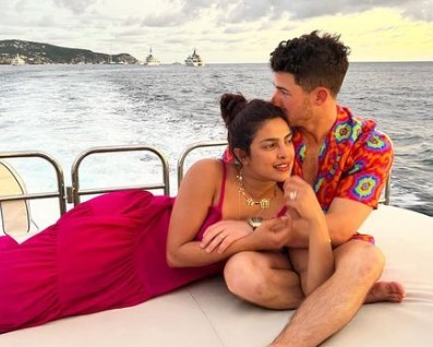 Priyanka Chopra Tells The World She Has Become a Mom