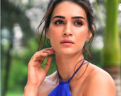 Mimi Kriti Sanon Best of Birthday Wishes from Anushka to Varun Dhawan