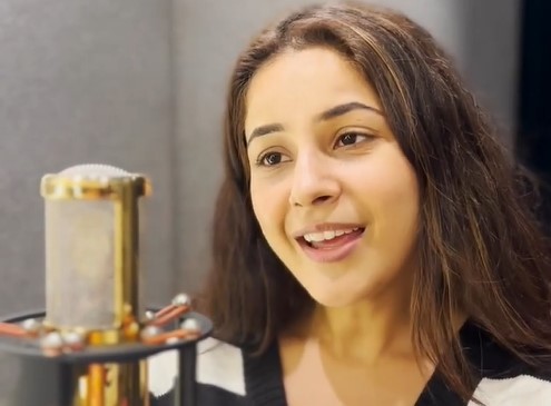 Fans smitten by Shehnaaz Gill's vocals as she sings Lae Dooba