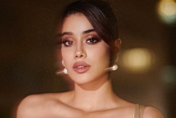 Janhvi Kapoor dazzles at Filmfare Middle East Awards Night
