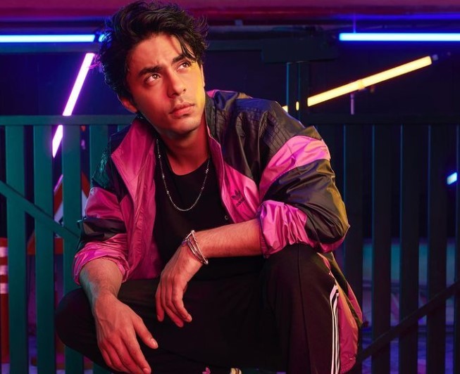 Shah Rukh's Son Aryan Khan Surprises Everyone, to Debut as Writer Director