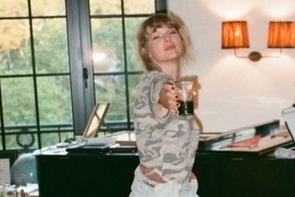 Taylor Swift Can Now Shake it Off on Her 33rd Birthday, Void of Copyright Suits