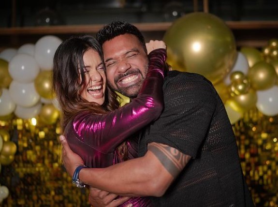 Apurva Padgaonkar and Divya Aggarwal makes their courtship official, thrills fans