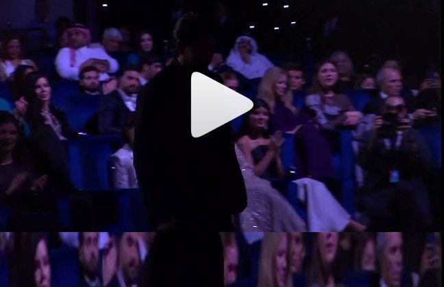 Priyanka Chopra, Sharon Stone Cheer as Shah Rukh Khan wins Red Sea Award 1 Shah Rukh Khan Red Sea Award 2022